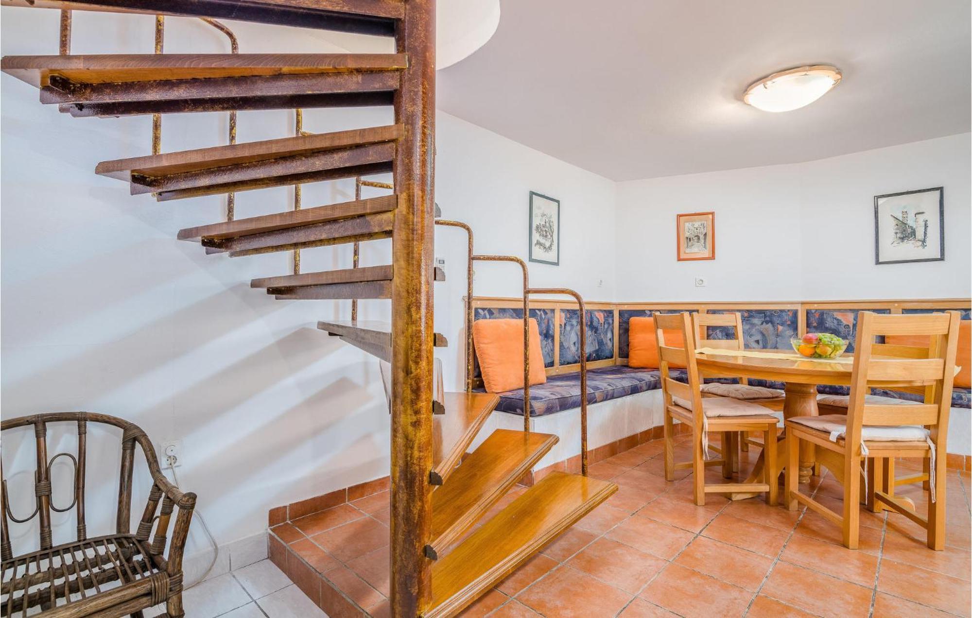 Amazing Home In Malinska Dubasnica With Wifi Exteriör bild