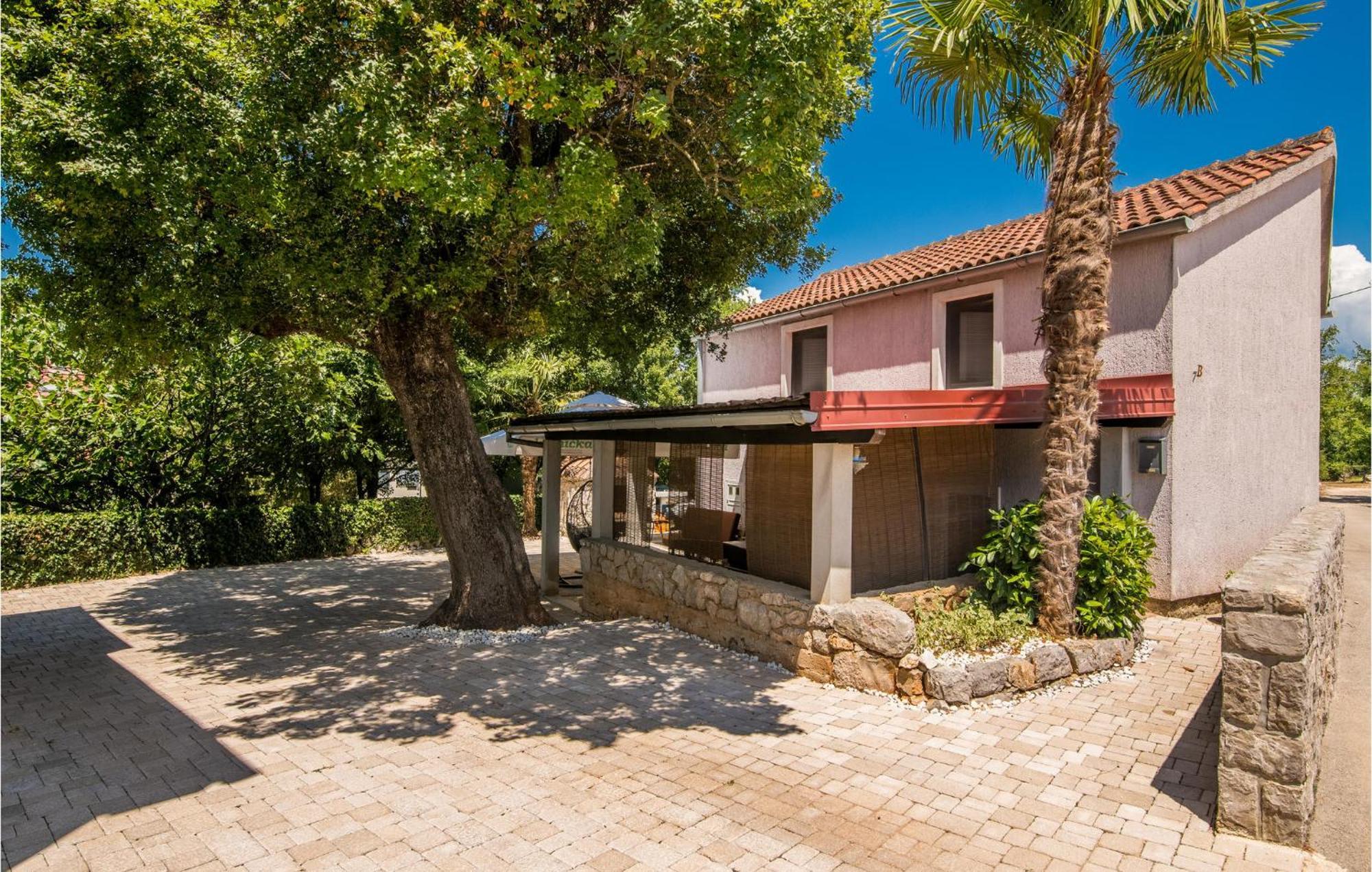 Amazing Home In Malinska Dubasnica With Wifi Exteriör bild