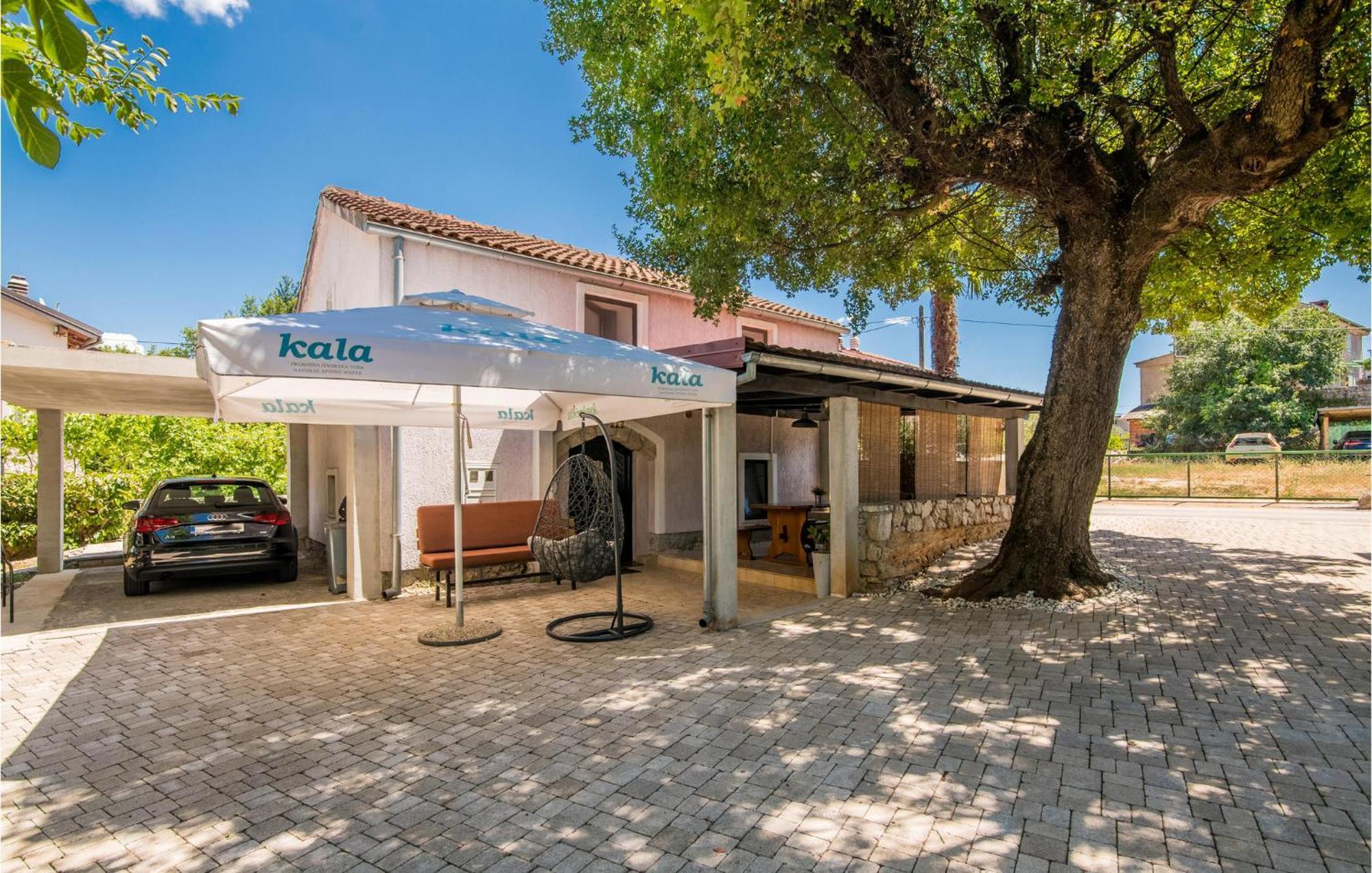 Amazing Home In Malinska Dubasnica With Wifi Exteriör bild